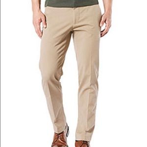 Size 8 liz Claiborne cream color pants in decent condition.